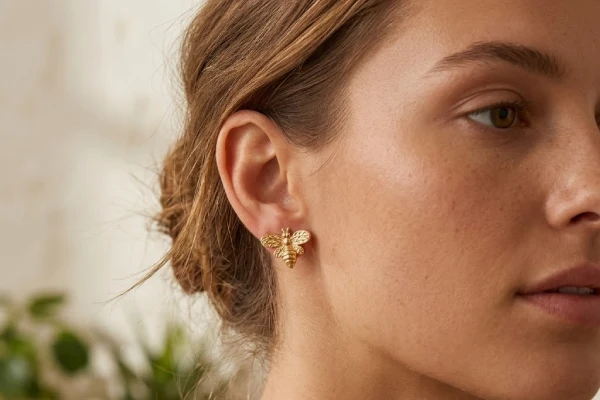 Metal-Specific Care: Gold, Silver, and Platinum Tips